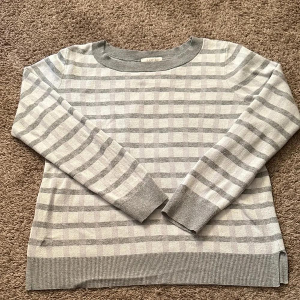 Loft sweater size M